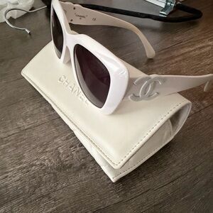 CHANEL White Sunglasses with Embossed Logo